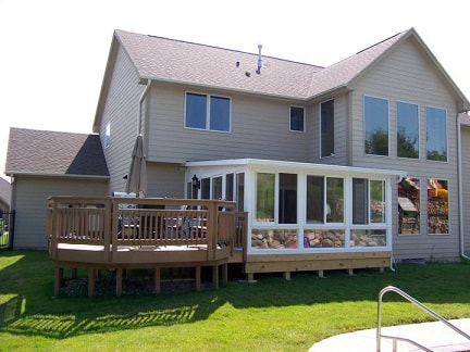A home with an attached patio room